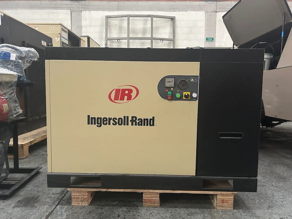 Compresor de Tornillo Ingersoll Rand 10 HP (Usado)